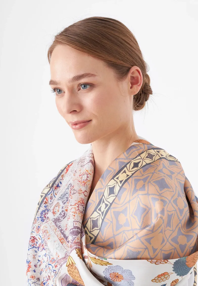 Codello Large Silk Scarf in Beige Florals