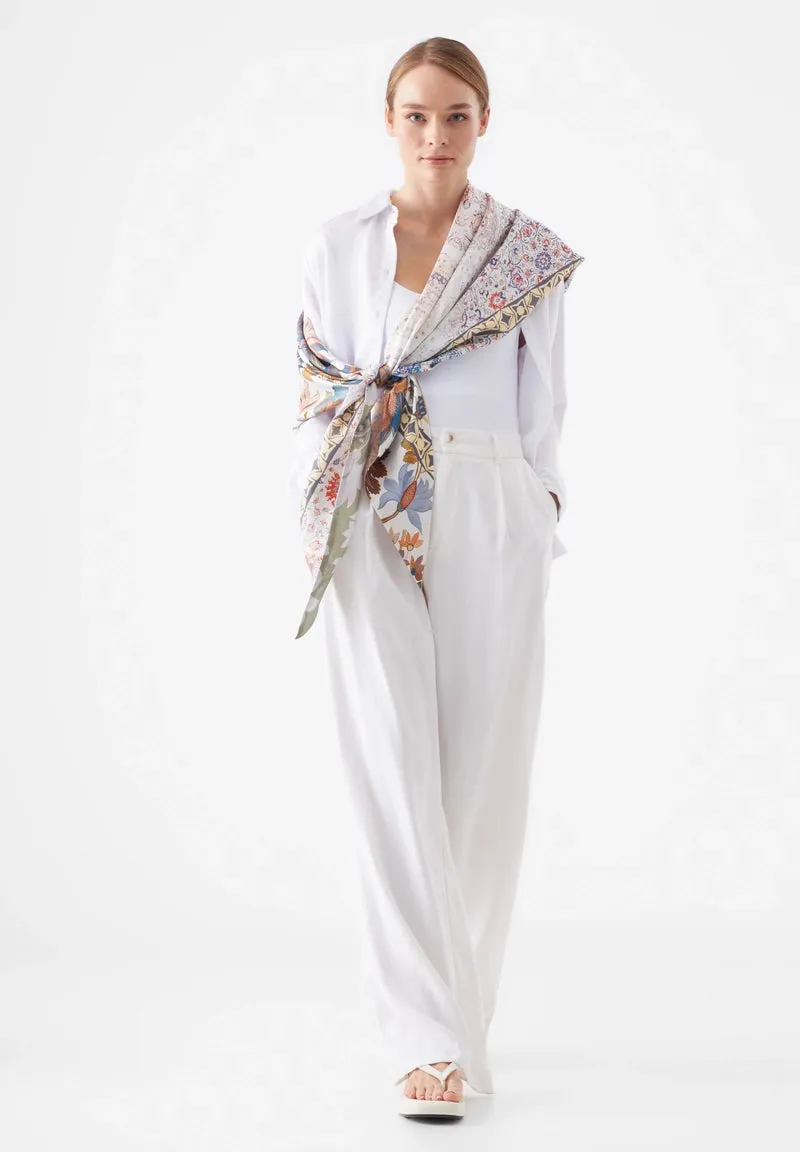 Codello Large Silk Scarf in Beige Florals