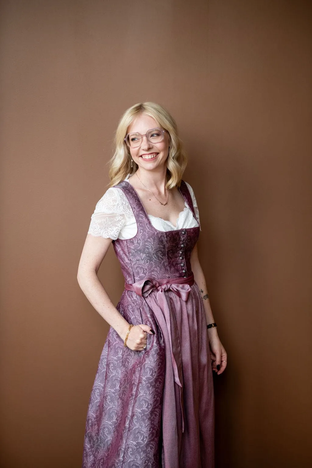 Scallop Neckline Lace Sweetheart Dirndl Blouse