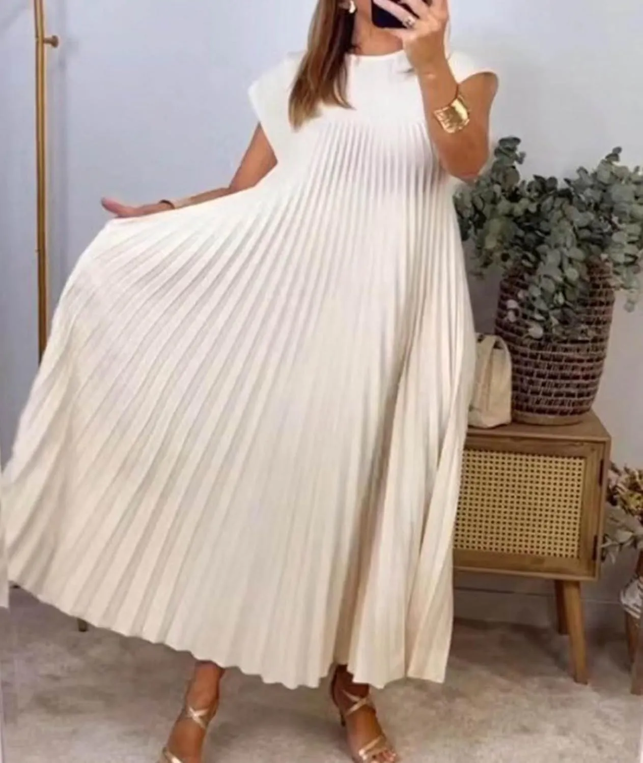 SEMATOMALA Women's Pleated Short Sleeve Maxi Dress Crewneck Loose Fit Flowy Swing Long Dress with Pockets