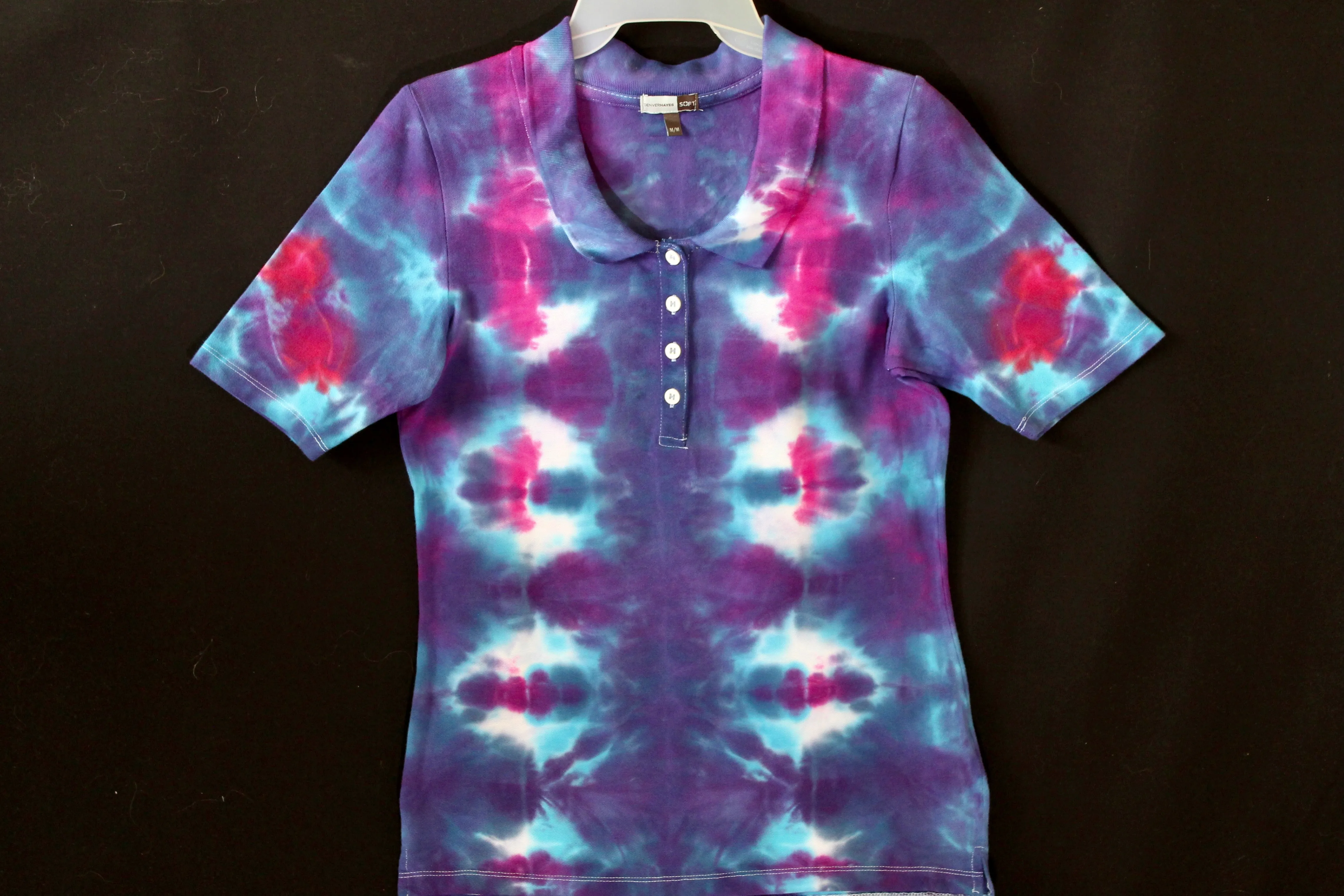 Women's Collared button neck cotton shirt M. 34" chest     33219 Totem design $80